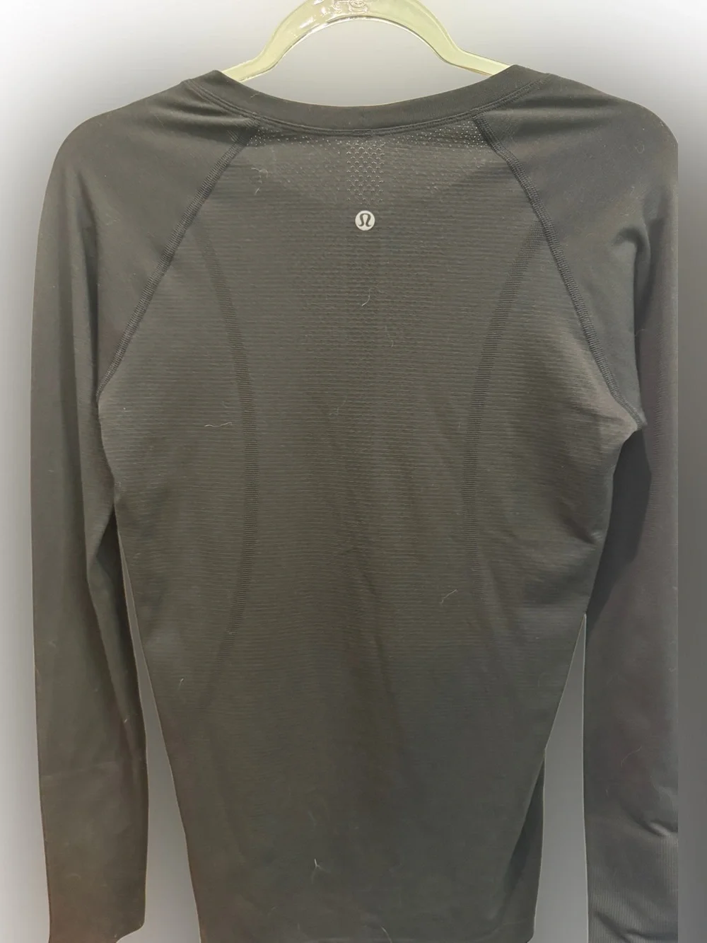 Lululemon Black Swiftly Tech Long-Sleeve Shirt 2.0 Hip Length - Picture 3 of 3